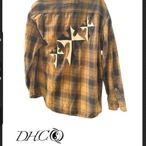 Duluth Trading Co Blue and Tan Plaid Shirt